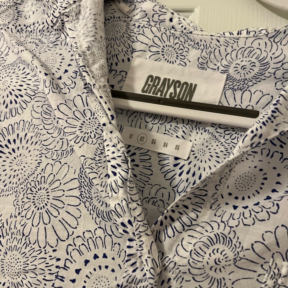 Grayson Anthropologie blue and white button down